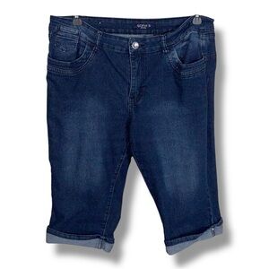 Size 18 Sofias Jeans Blue Capri Pants Stretch Sequin Heart Pocket Accent Cuffed